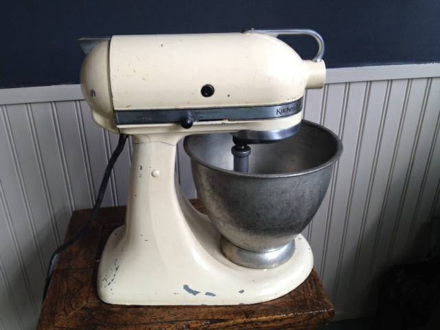 Vtg KitchenAid outlets model k4-b