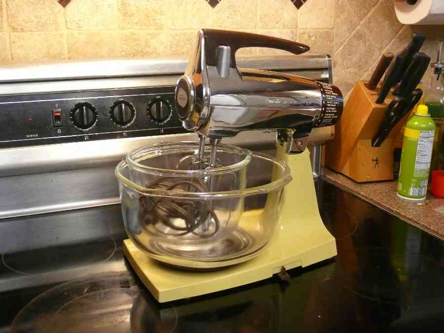 sumbeam mixmaster 12c – In the Vintage Kitchen: Where History Comes To Eat