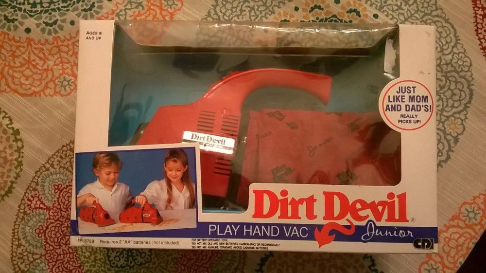 dirt devil junior play hand vac